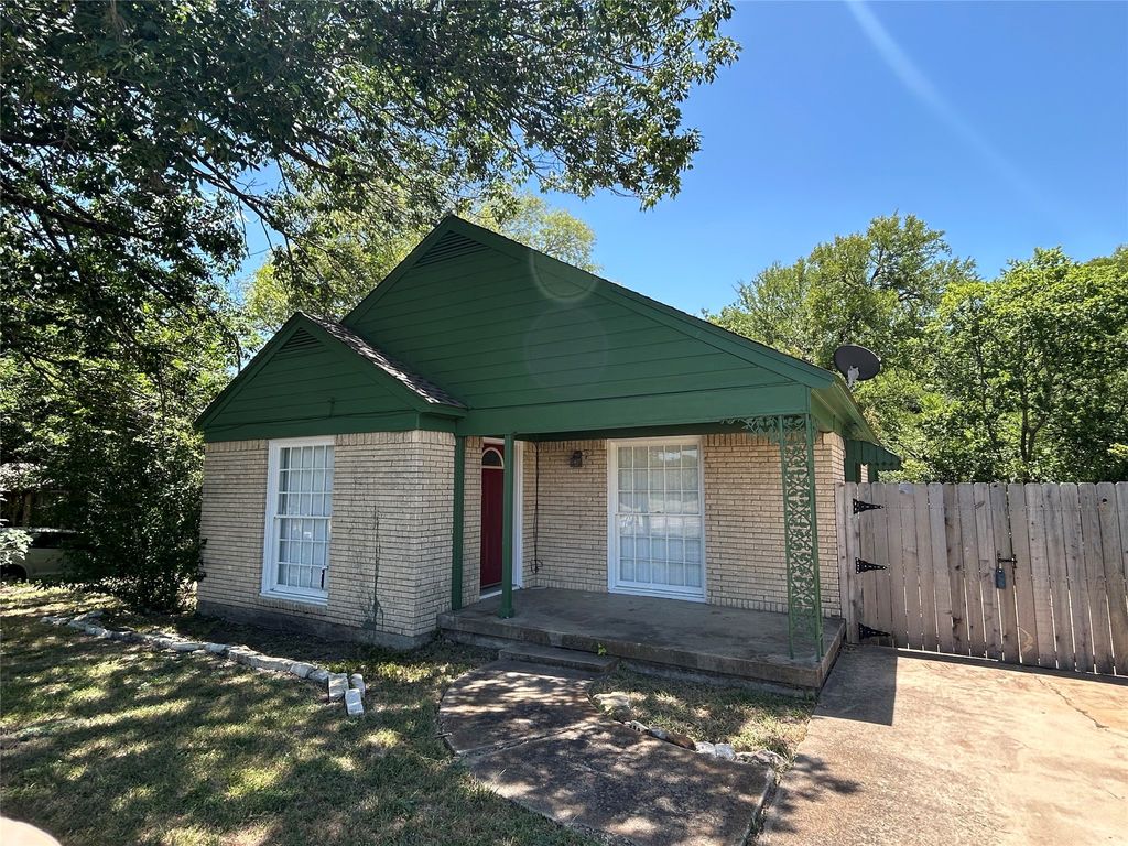 640 E Pleasant Run Road, Desoto, TX 75115