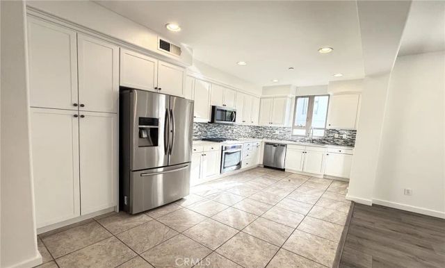 5510 W 149th Place 16, Hawthorne, CA 90250