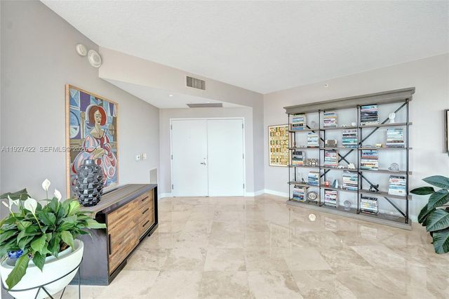 111 SE 8th Ave 1101, Fort Lauderdale, FL 33301