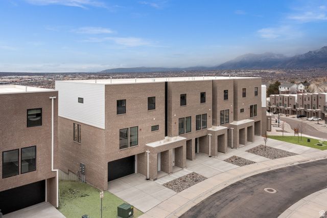 301 E ENDURANCE CIR, Draper, UT 84020