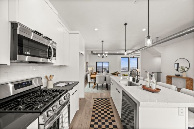 301 E ENDURANCE CIR, Draper, UT 84020