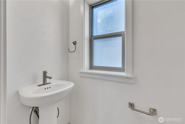 4206 S Greenbelt Station Drive, Seattle, WA 98118