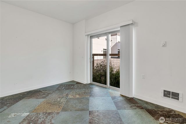 4206 S Greenbelt Station Drive, Seattle, WA 98118