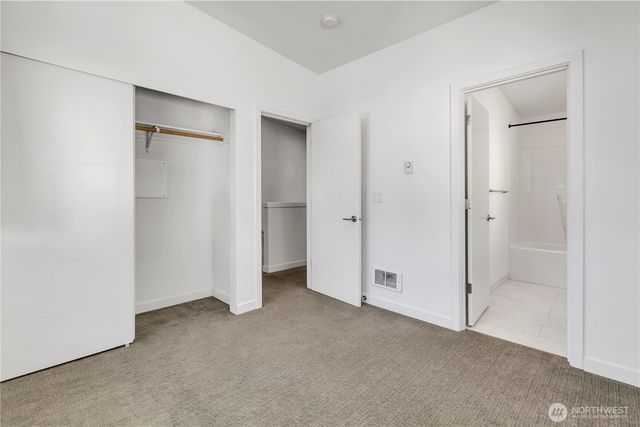4206 S Greenbelt Station Drive, Seattle, WA 98118