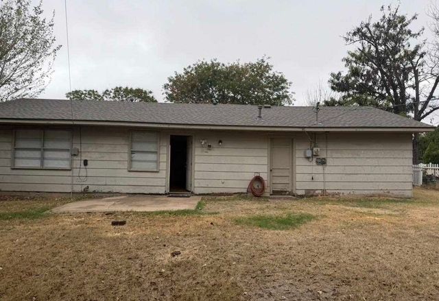 2339 NW Austin Dr, Lawton, OK 73505
