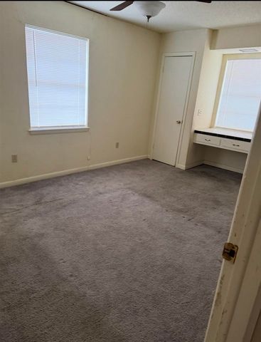 2339 NW Austin Dr, Lawton, OK 73505