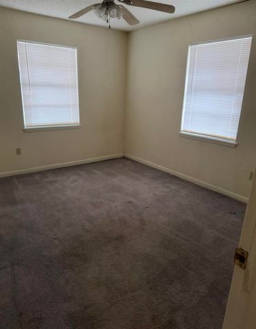 2339 NW Austin Dr, Lawton, OK 73505
