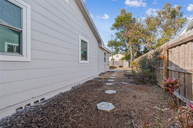 2900 49TH STREET N, St Petersburg, FL 33710