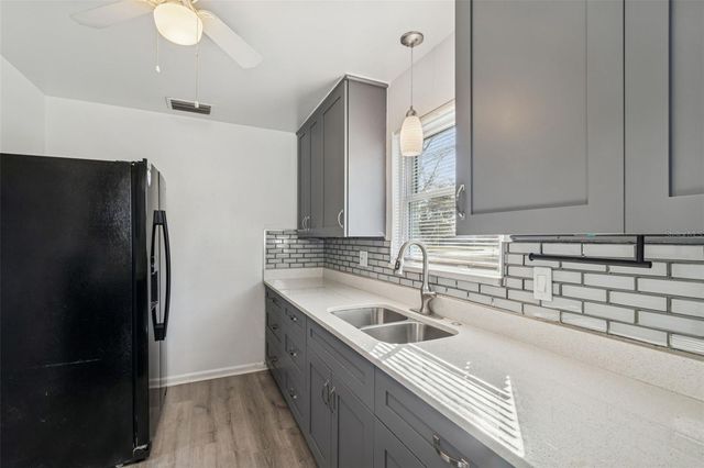 2900 49TH STREET N, St Petersburg, FL 33710