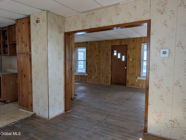 77 3rd Street, Gloversville, NY 12078
