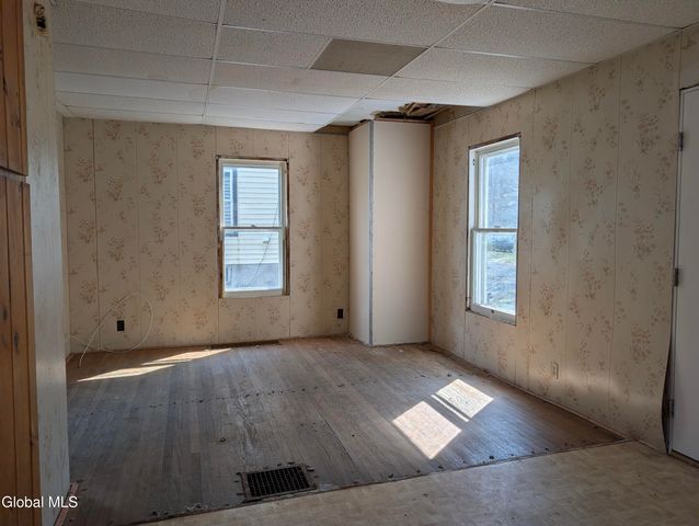 77 3rd Street, Gloversville, NY 12078