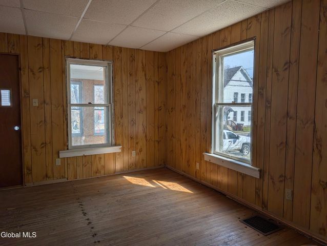 77 3rd Street, Gloversville, NY 12078