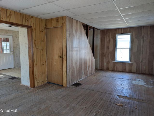 77 3rd Street, Gloversville, NY 12078