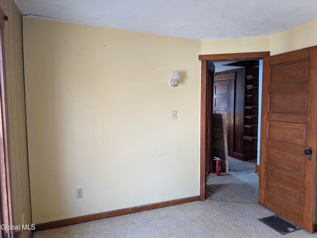 77 3rd Street, Gloversville, NY 12078