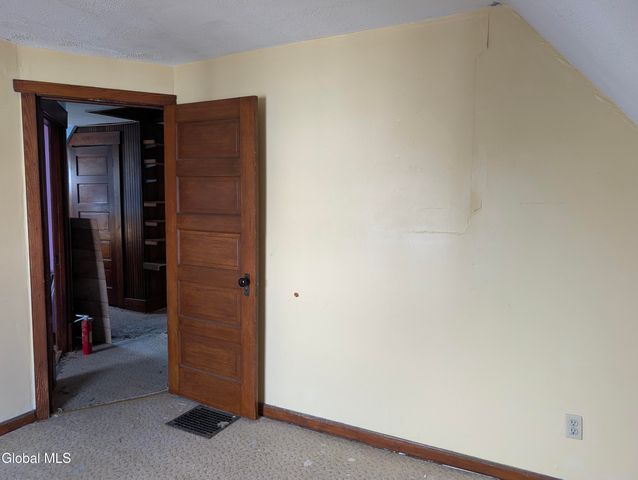 77 3rd Street, Gloversville, NY 12078