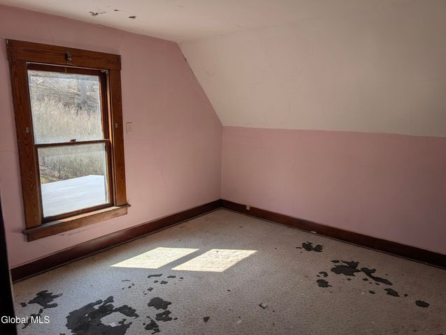 77 3rd Street, Gloversville, NY 12078