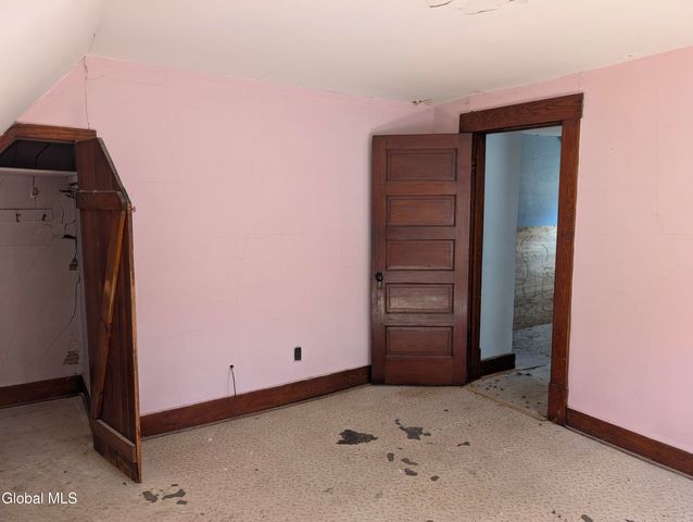77 3rd Street, Gloversville, NY 12078