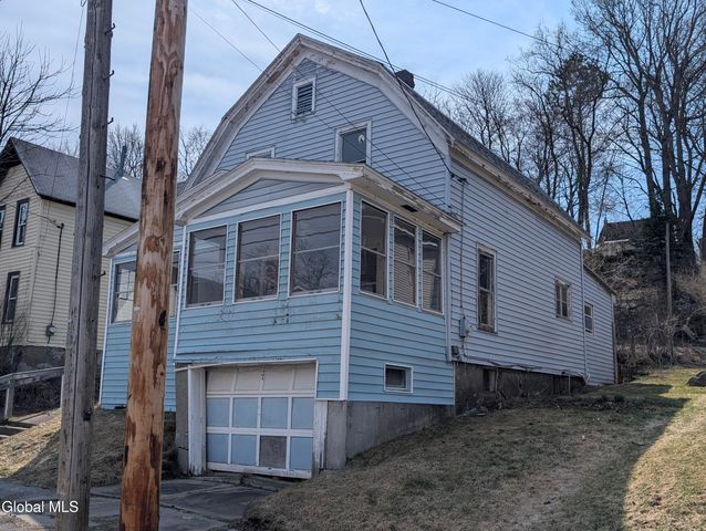 77 3rd Street, Gloversville, NY 12078