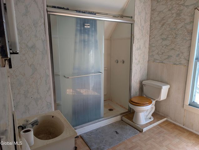 77 3rd Street, Gloversville, NY 12078