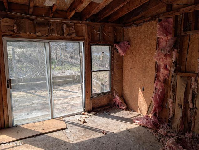 77 3rd Street, Gloversville, NY 12078