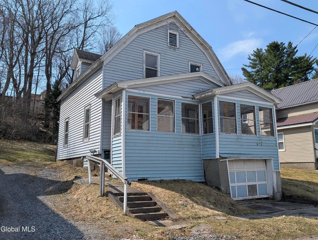 77 3rd Street, Gloversville, NY 12078