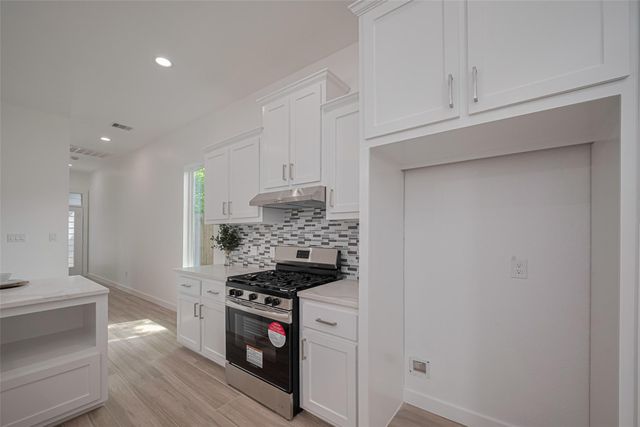 7307 W Knoll Street, Houston, TX 77028