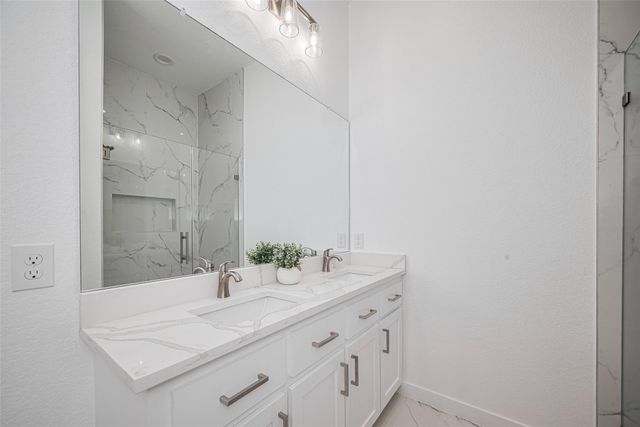 7307 W Knoll Street, Houston, TX 77028