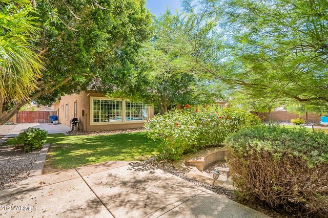 2160 E KENWOOD Street, Mesa, AZ 85213