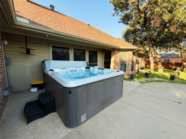 5816 Pin Tail Court, Fort Worth, TX 76244