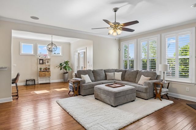 7107 Triple Crown Ln, Fairview, TN 37062