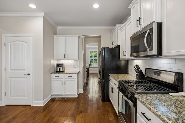 7107 Triple Crown Ln, Fairview, TN 37062