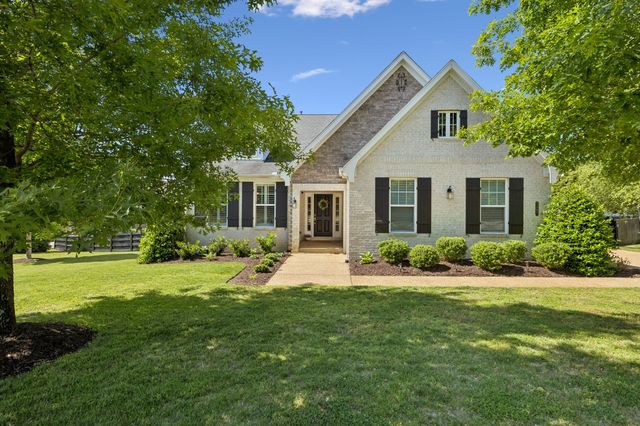7107 Triple Crown Ln, Fairview, TN 37062