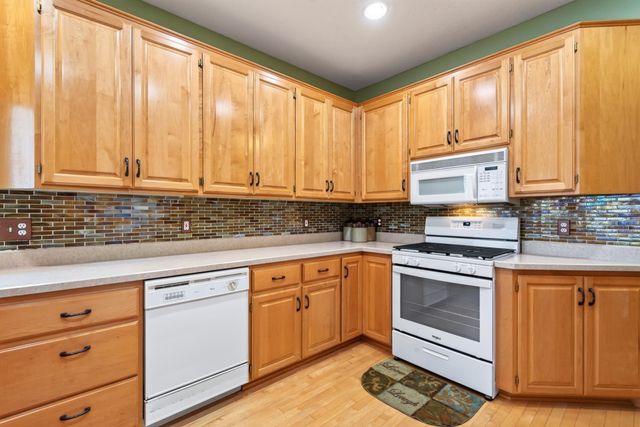 13250 39th Avenue N, Plymouth, MN 55441