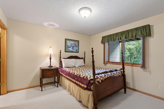 13250 39th Avenue N, Plymouth, MN 55441