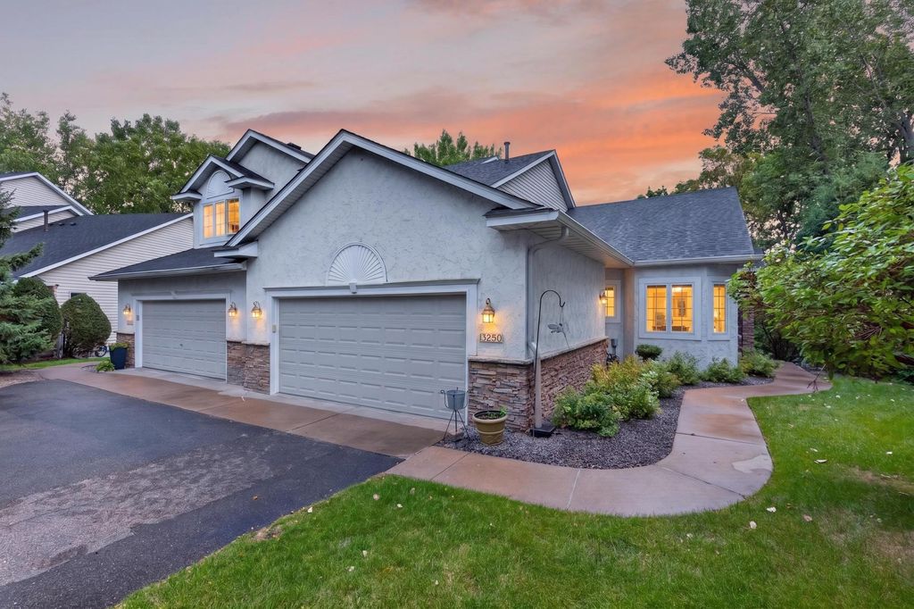 13250 39th Avenue N, Plymouth, MN 55441 — exterior