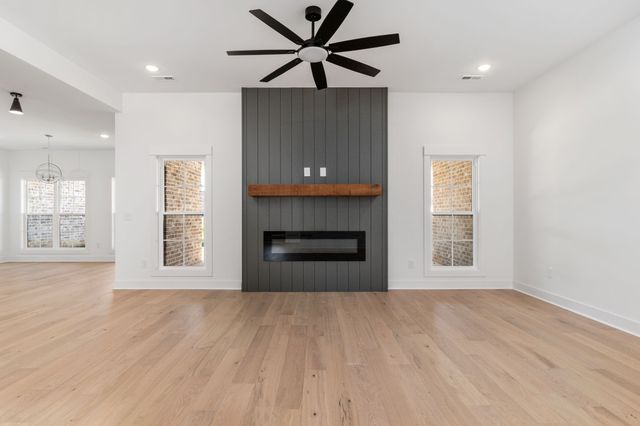 120 Denton Ct, Clarksville, TN 37043