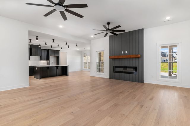 120 Denton Ct, Clarksville, TN 37043