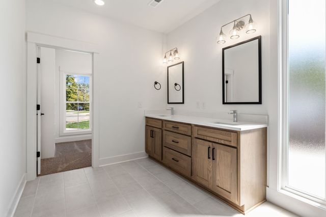 120 Denton Ct, Clarksville, TN 37043