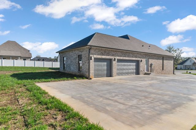 120 Denton Ct, Clarksville, TN 37043