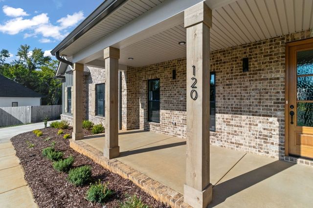 120 Denton Ct, Clarksville, TN 37043