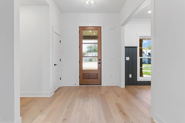 120 Denton Ct, Clarksville, TN 37043