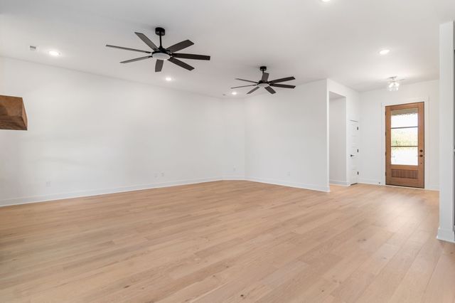 120 Denton Ct, Clarksville, TN 37043