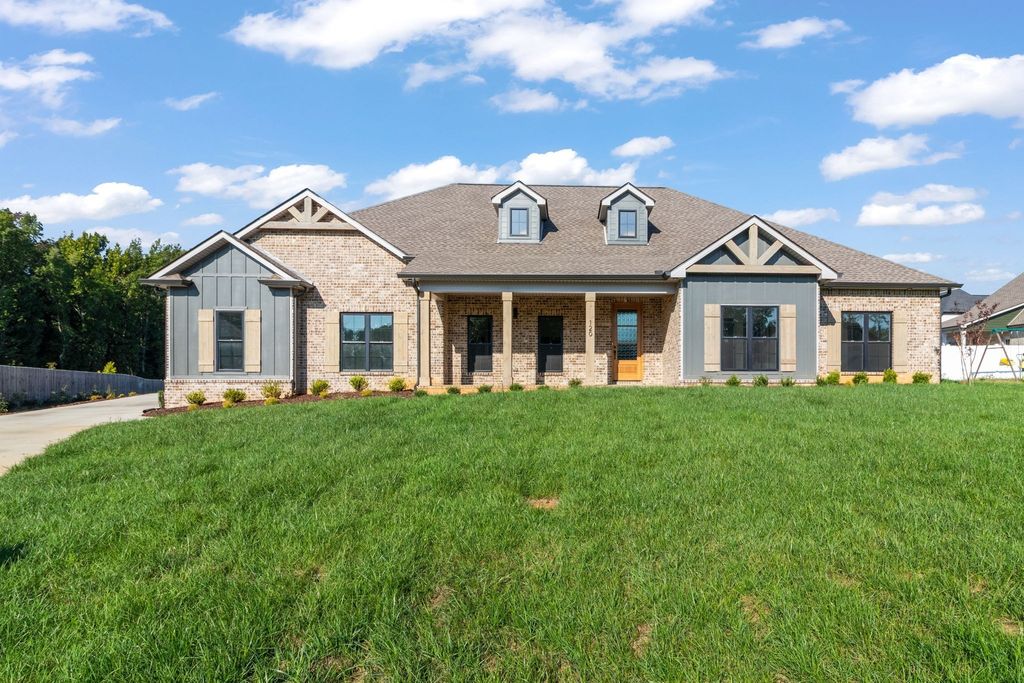 120 Denton Ct, Clarksville, TN 37043