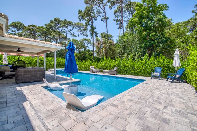 172 Bent Tree Drive, Palm Beach Gardens, FL 33418