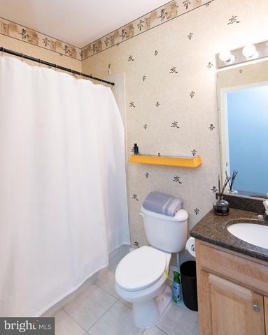3 OAKLEY ST, Cambridge, MD 21613