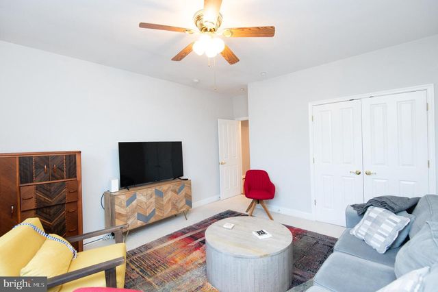 3 OAKLEY ST, Cambridge, MD 21613