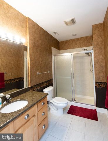 3 OAKLEY ST, Cambridge, MD 21613