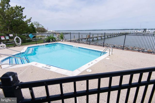 3 OAKLEY ST, Cambridge, MD 21613