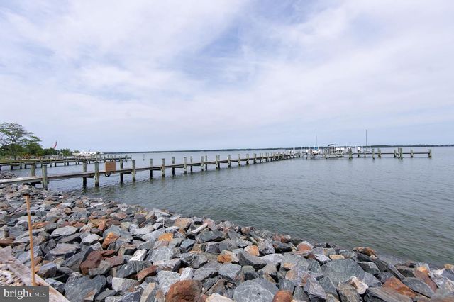 3 OAKLEY ST, Cambridge, MD 21613