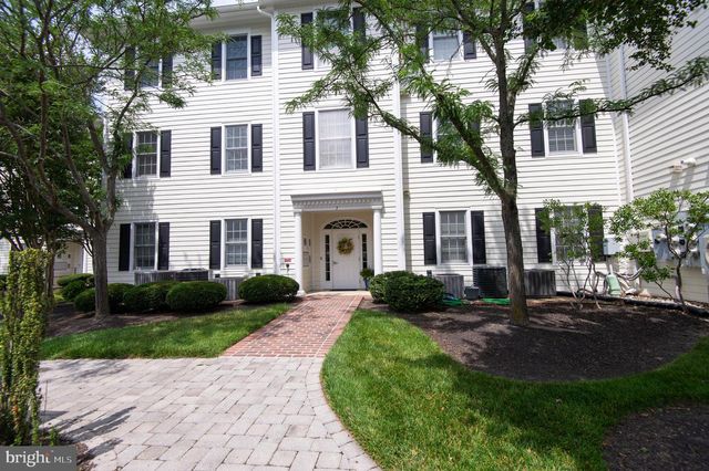 3 OAKLEY ST, Cambridge, MD 21613